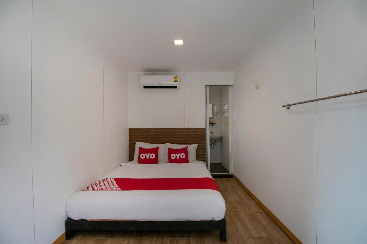 Oyo 673 Nice Sleep Box Hotel Chiang Mai Bagian luar foto