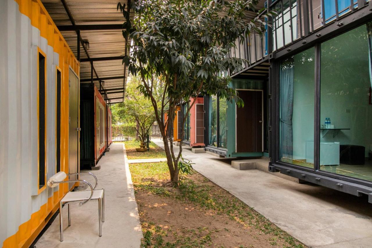 Oyo 673 Nice Sleep Box Hotel Chiang Mai Bagian luar foto