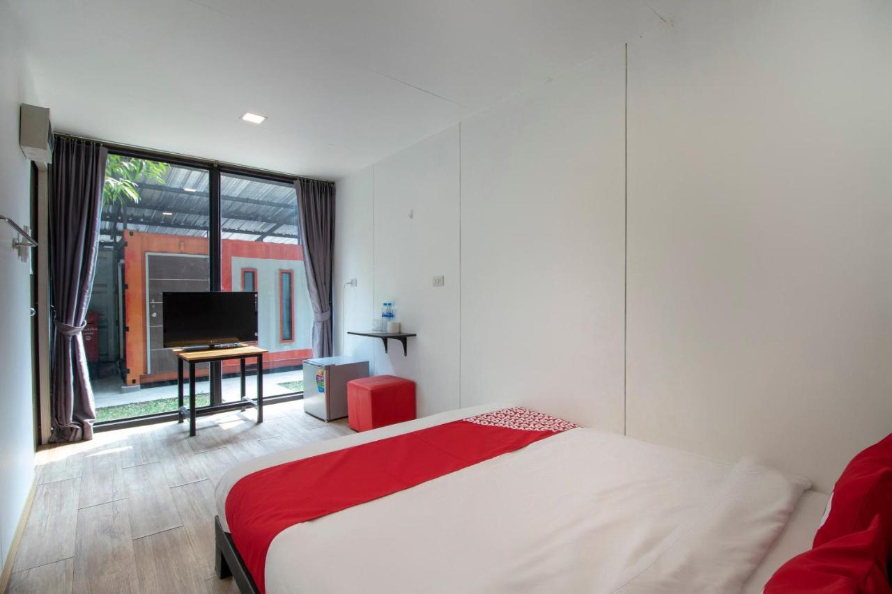 Oyo 673 Nice Sleep Box Hotel Chiang Mai Bagian luar foto