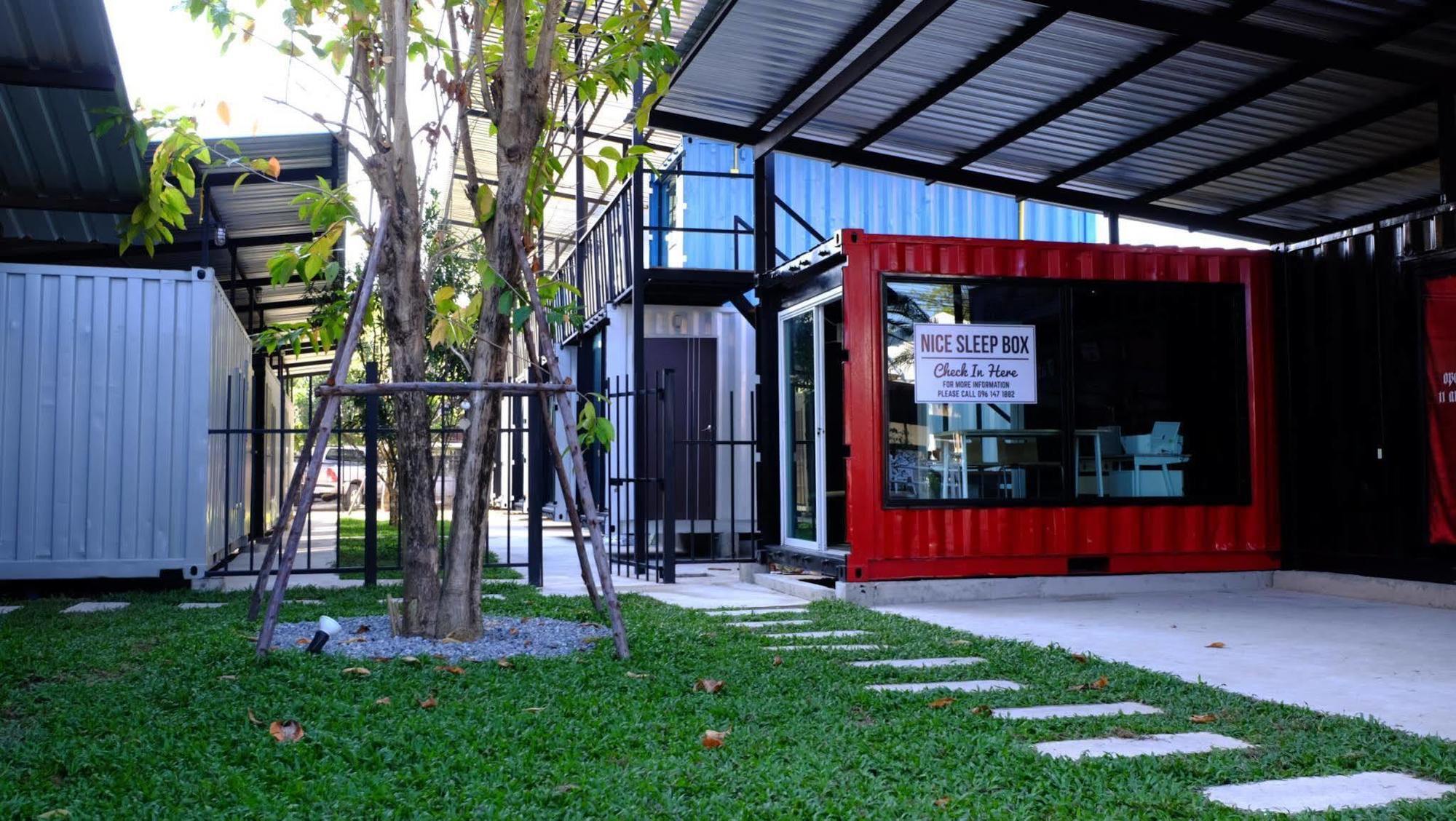 Oyo 673 Nice Sleep Box Hotel Chiang Mai Bagian luar foto