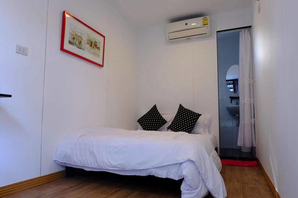 Oyo 673 Nice Sleep Box Hotel Chiang Mai Bagian luar foto