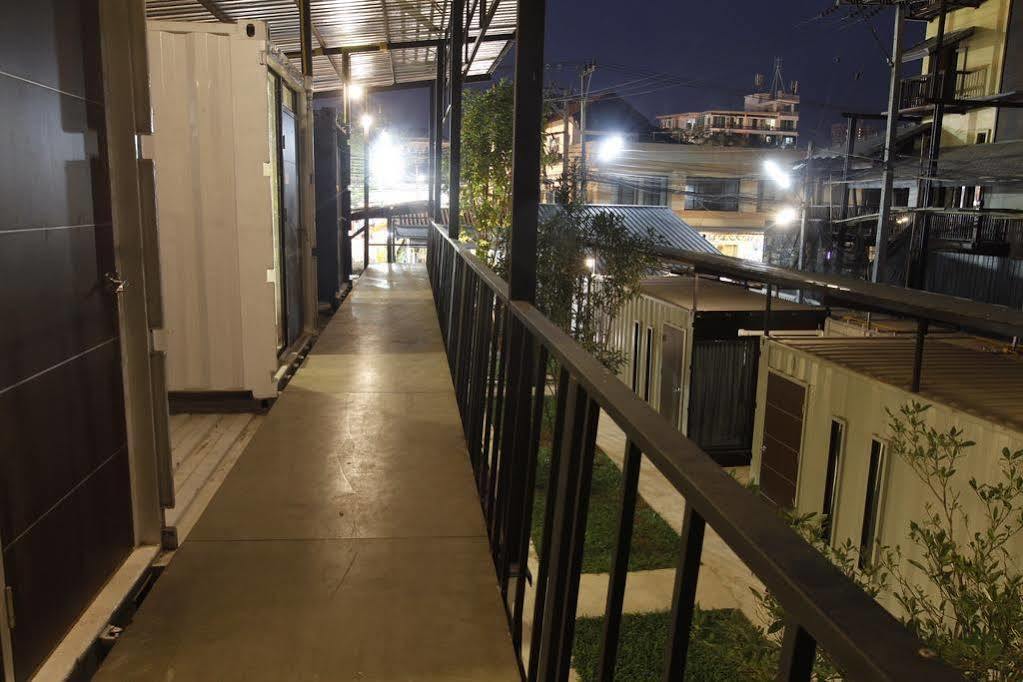 Oyo 673 Nice Sleep Box Hotel Chiang Mai Bagian luar foto