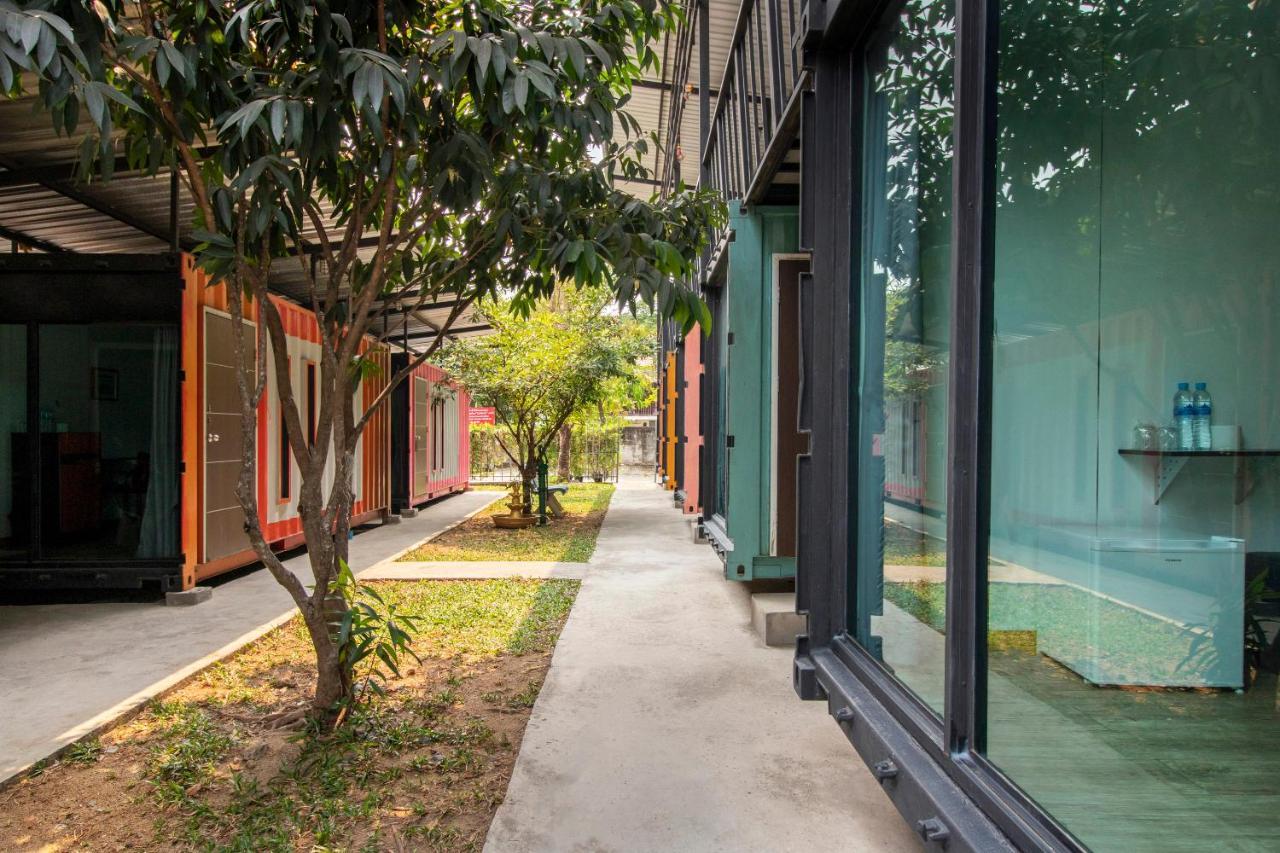 Oyo 673 Nice Sleep Box Hotel Chiang Mai Bagian luar foto
