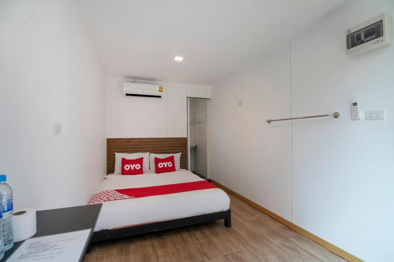 Oyo 673 Nice Sleep Box Hotel Chiang Mai Bagian luar foto